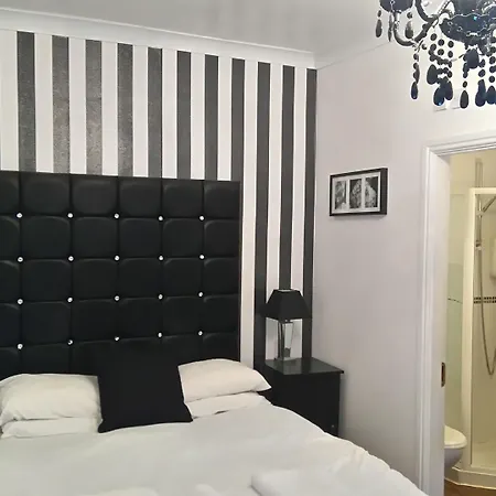 The Wrens Λιντς